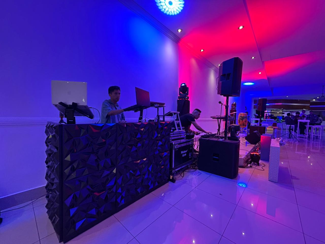 Sonido, Luces y DJ en Vivo